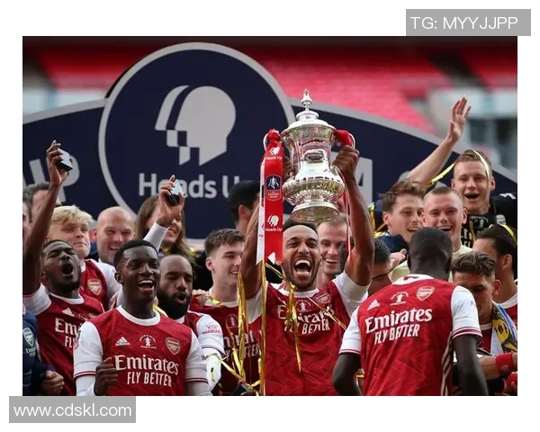 足总杯激战：里昂逆转阿森纳4-3神扑时刻点燃全场激情