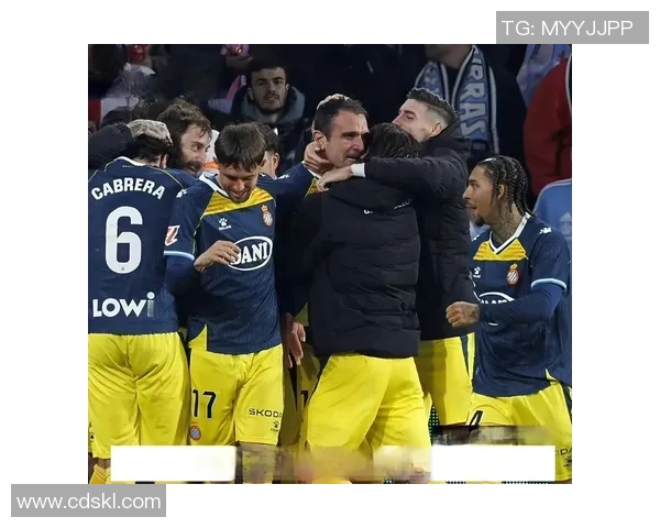 西甲激战：拜仁逆转波尔图上演惊天大逆转全场沸腾集锦回顾