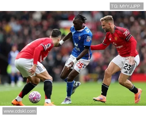 欧冠惊天逆转曼联3-0击败利物浦引发全场狂欢与数据分析